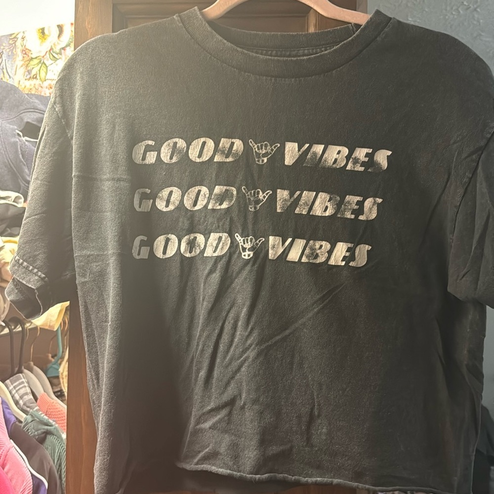 brandy melville john halt good vibes crop tee